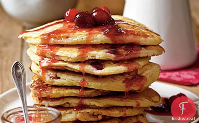 Cranberry-Orange Pancakes con sciroppo di mirtillo-acero