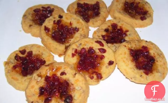 Cheddar Pecan Impronte digitali con gelatina Jalapeno e mirtilli rossi