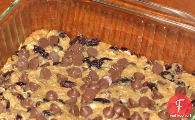 Barrette di granola con gocce di cioccolato al mirtillo a basso contenuto di grassi