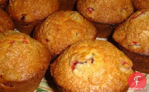 Deliziosi muffin al mirtillo rosso (a basso contenuto di grassi) 