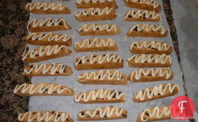 Biscotti al burro di macadamia con mirtilli secchi