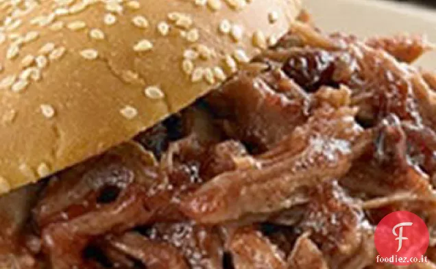 Slow-Cooker dolci e Smokey Barbecue tirato panini di maiale