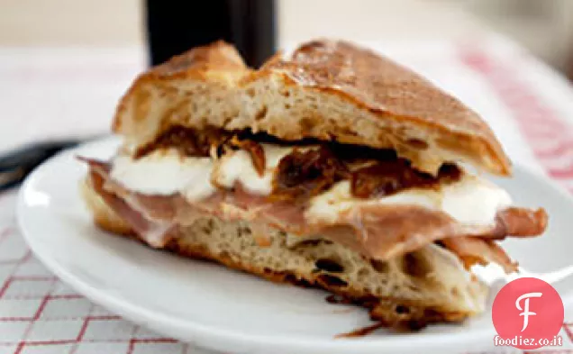 Ricetta Panino con Mozzarella, Prosciutto e Marmellata di Fichi