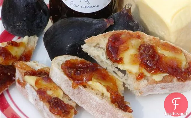 Pizza Gourmet con fichi freschi, cipolla caramellata e formaggio di capra