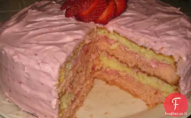 Torta al nastro di fragole