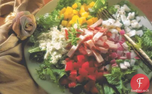 Insalata Cobb con salsa di parmigiano