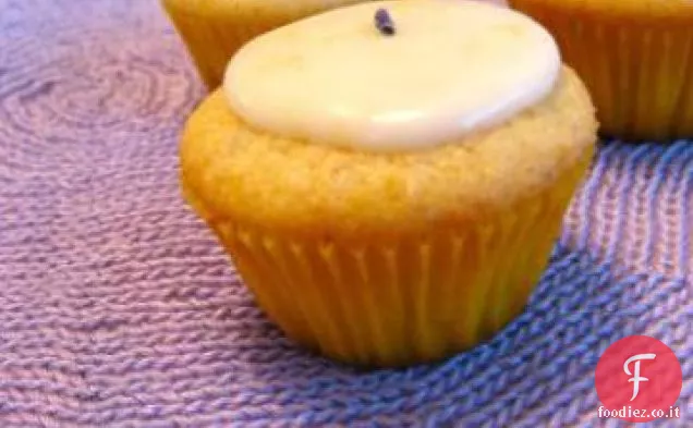 Cupcakes al limone alla lavanda (con glassa)