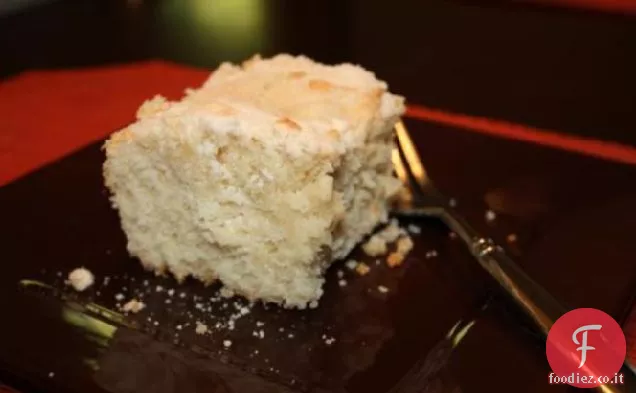 Torta di briciole ripiene di crema di formaggio