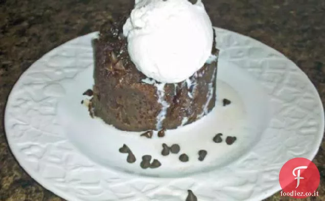 Singolo servire torta al cioccolato