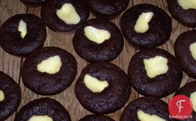Fondo nero crema di formaggio Cupcakes