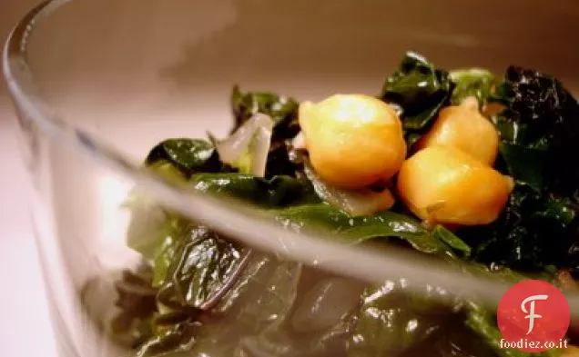 Verdure invernali brasate con ceci, cipolle e aglio