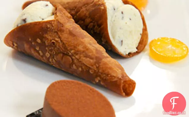 Cannoli al Cioccolato ripieni di Ricotta