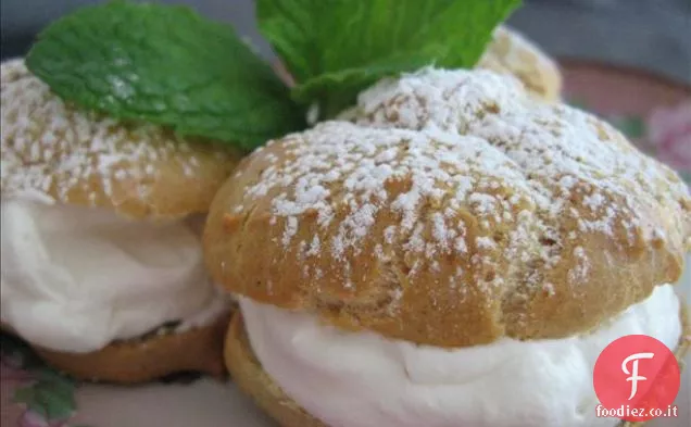 Sbuffi di crema (guscio soffiato di pasta Choux)