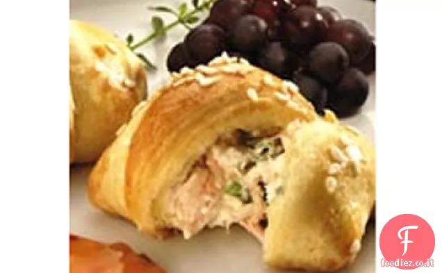 Snack a mezzaluna ripieni di granchio