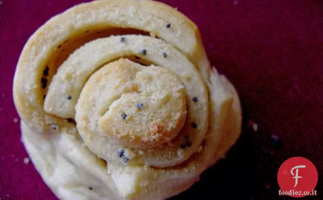 Spirali di semi di papavero all'aglio