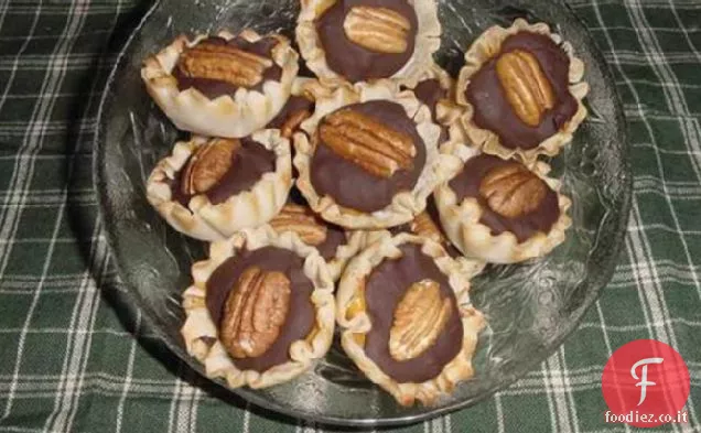 Mini Butterscotch Choco-Pecan Phyllo Tazze