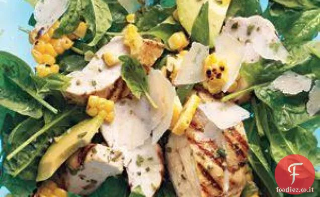 Pollo alla griglia e insalata di mais con Avocado e parmigiano