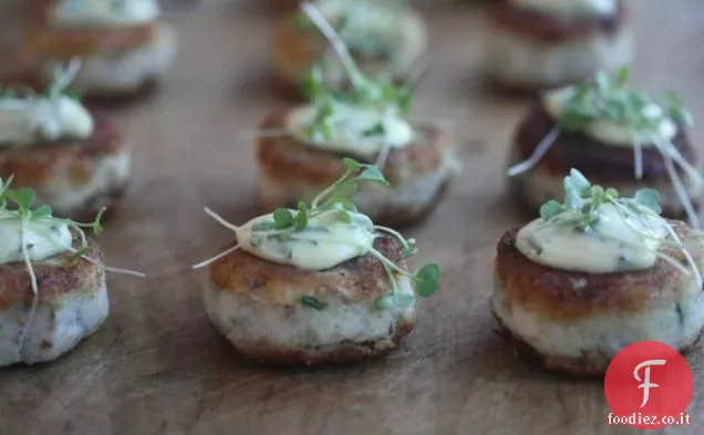 Torte di pesce affumicato con salsa tartara di mais