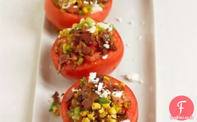Pomodori ripieni di insalata di mais alla griglia