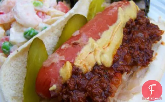 Hot dog cucinati nella birra