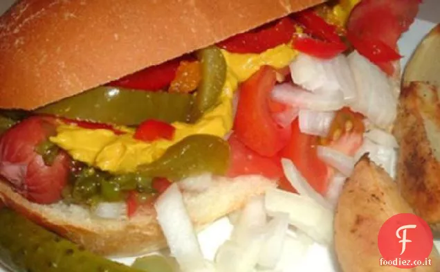 Hot Dog stile Chicago e patatine fritte