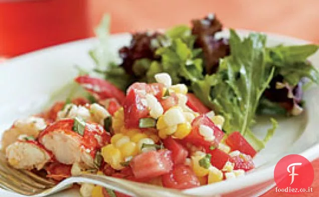 Insalata di pomodoro, mais e basilico con aragosta