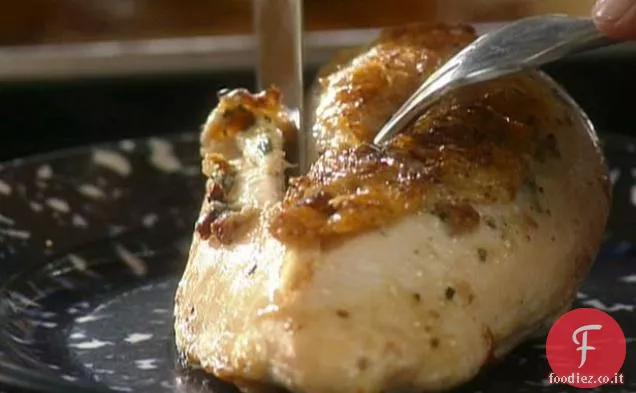 Pancetta e formaggio blu petti di pollo ripieni