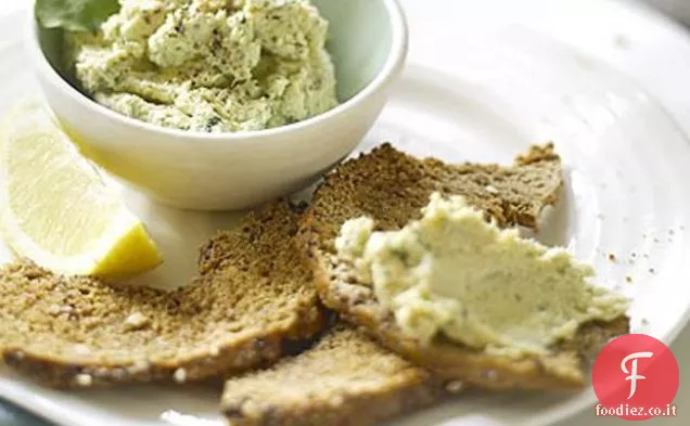 Paté di salmone affumicato caldo e crescione con patatine al bagel