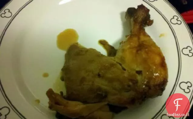 Pollo all'aglio di soia per la pentola di coccio