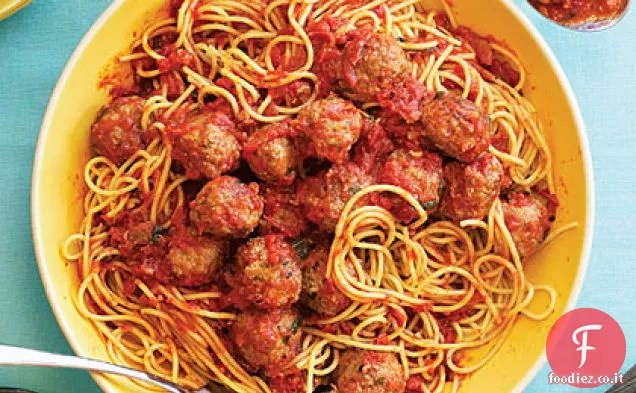 Spaghetti e Polpette del Campanile in Salsa Rossa