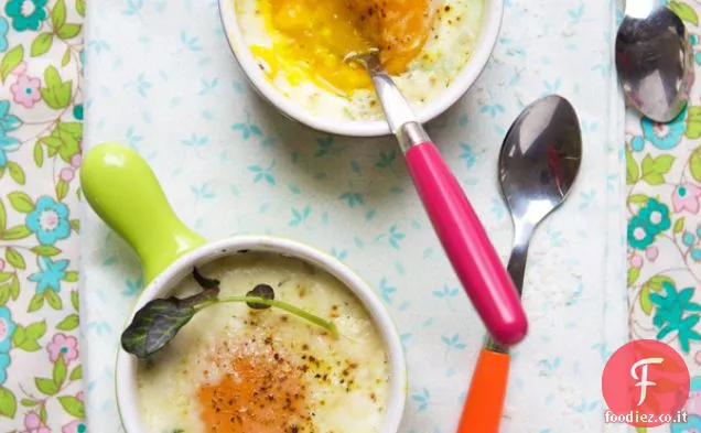 Uova al forno con asparagi e crescione