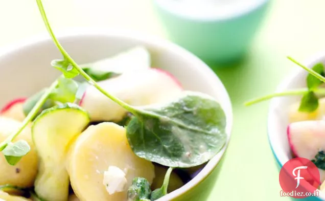 Insalata di patate con crescione, cetriolo e ravanello