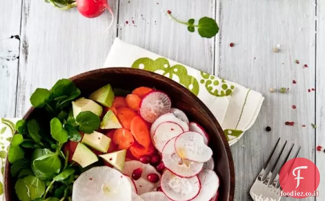 Insalata rinfrescante di ravanello e crescione Daikon