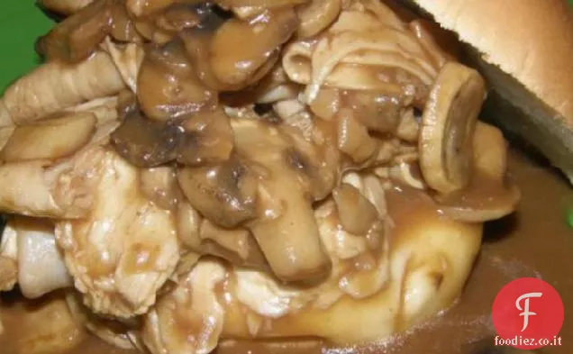 Panini di tacchino soffocati con funghi