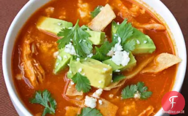 Lime messicano con zuppa di tortilla di pollo o tacchino