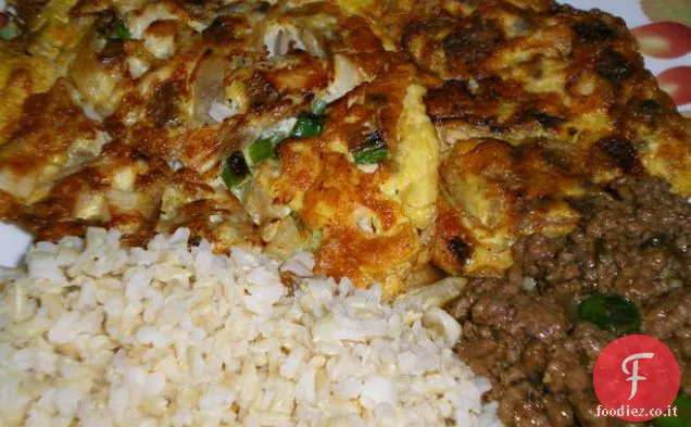 Spaghetti ai funghi ostrica con salsa di pomodoro e Basilico