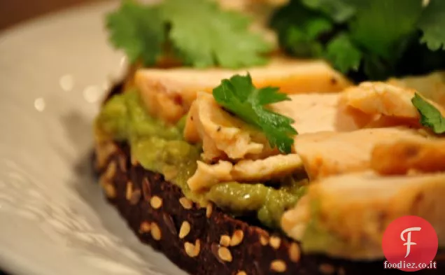 Tofu Toast con indivia crescione Guacamole