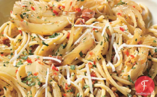 Spaghetti Piccanti con Finocchio ed Erbe Aromatiche