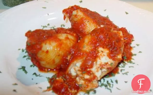 Gusci di pasta ripiena a tre formaggi leggeri (8 punti Ww)