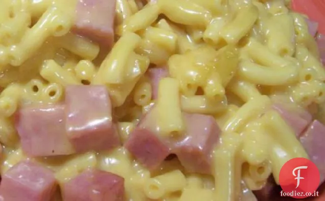 Piatto blu Maccheroni e formaggio con prosciutto