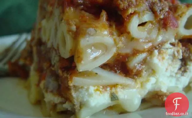 La compagnia sta arrivando casseruola a strati di Ziti