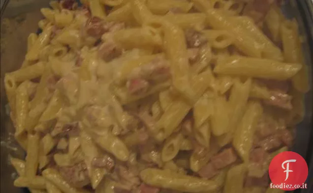 Casseruola di prosciutto e pasta della Croazia settentrionale (Krpice Sa Sunkom)