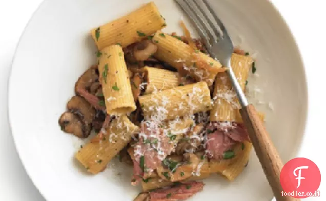 Pasta con Prosciutto e Funghi