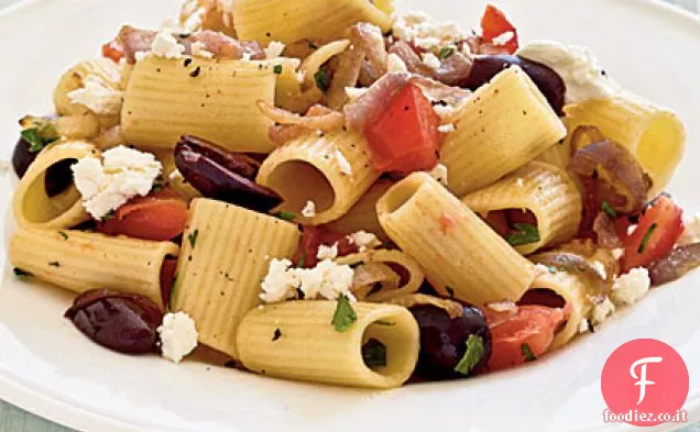 Pasta con Cipolle Caramellate, Pomodori, Prezzemolo e olive