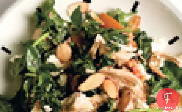 Insalata di pollo e crescione con mandorle e Feta