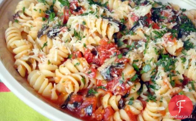 Pasta fresca al Pomodoro e Basilico con Pinoli tostati