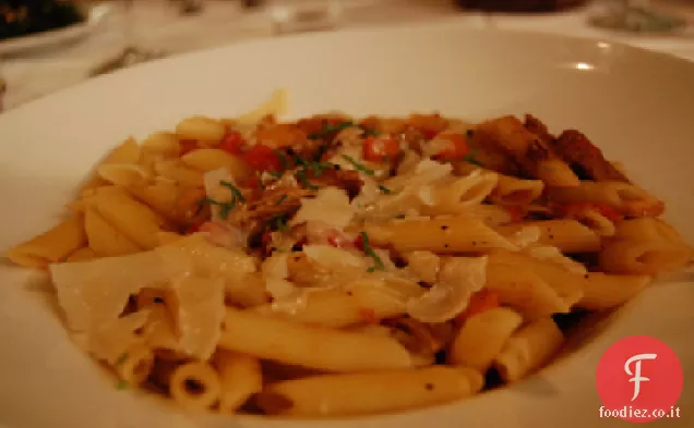 Deliziosa pasta di pollo calda o fredda