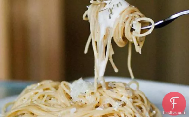 Spaghetti alla cipolla e yogurt