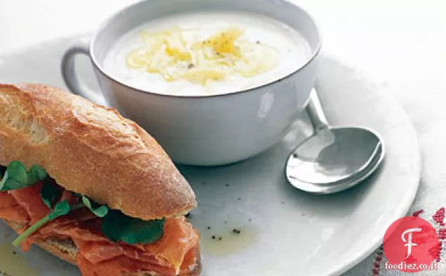 Zuppa di cavolfiore con panini al Prosciutto
