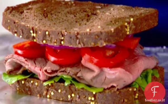 Panino al Roast Beef con crescione e maionese al rafano